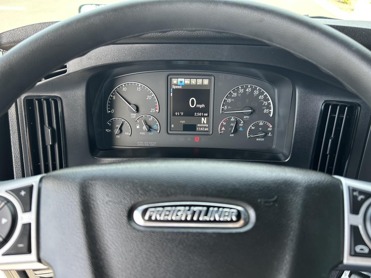 2027 Freightliner Cascadia in Pacific, WA — photo 10