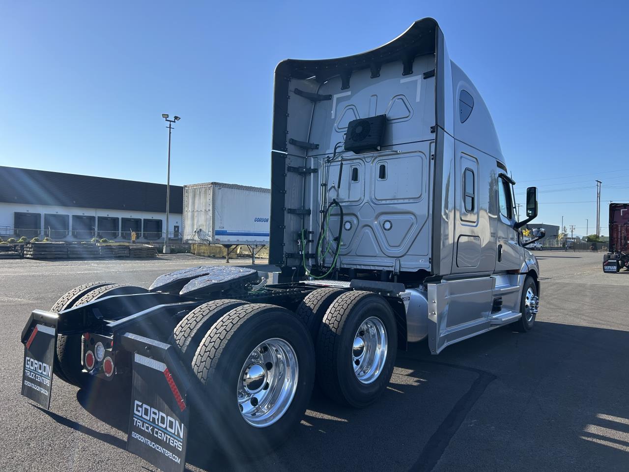 2027 Freightliner Cascadia in Pacific, WA — photo 4