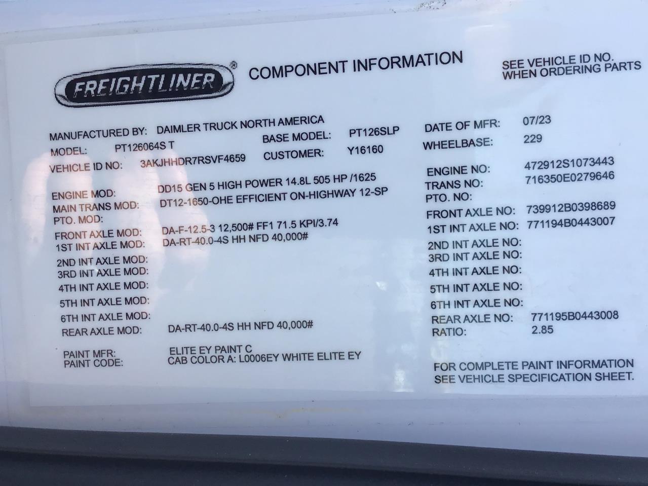 2024 Freightliner Cascadia in Pacific, WA — photo 5