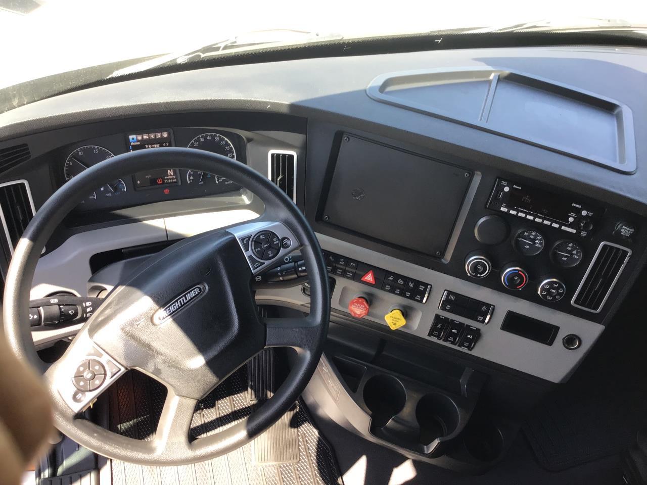 2024 Freightliner Cascadia in Pacific, WA — photo 7