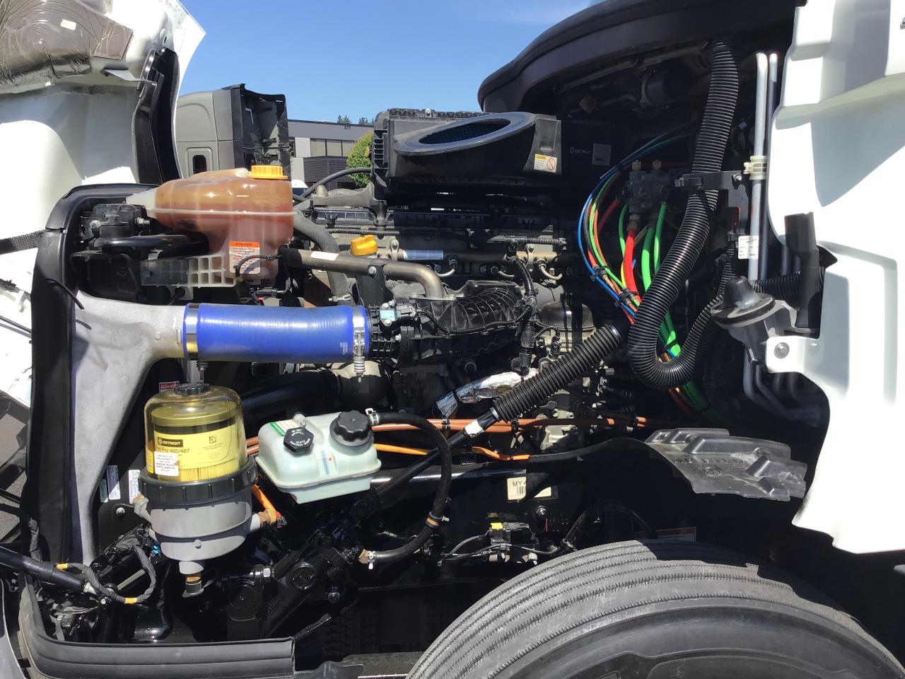 2022 Freightliner Cascadia in Pacific, WA — photo 11