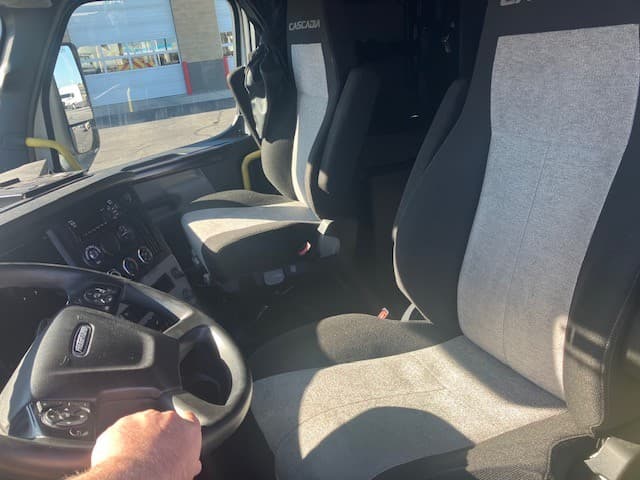 2022 Freightliner Cascadia in Spokane, WA — photo 6