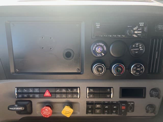 2022 Freightliner Cascadia in Spokane, WA — photo 8