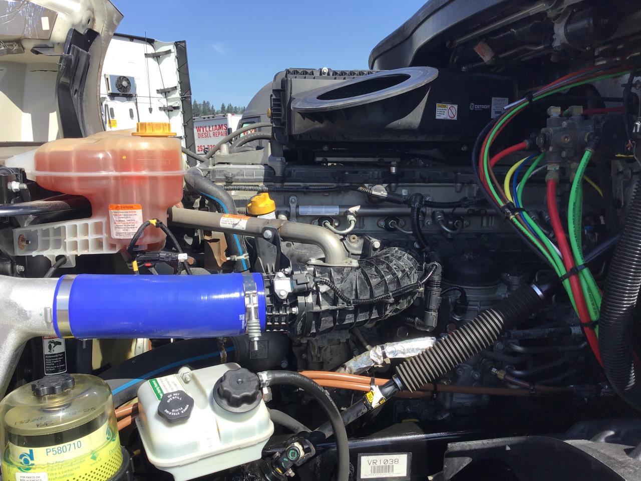2025 Freightliner Cascadia in Pacific, WA — photo 11