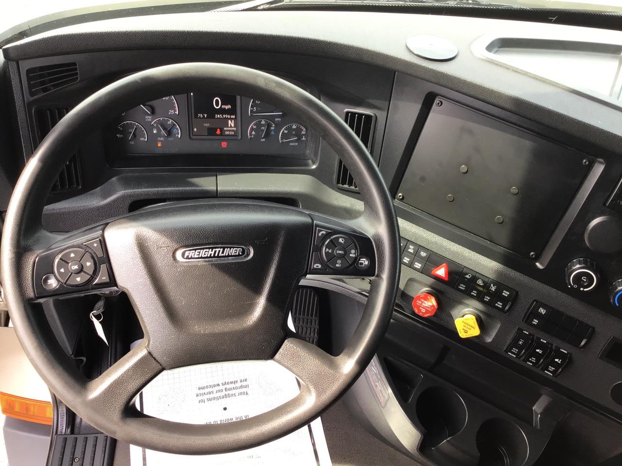 2024 Freightliner Cascadia in Pacific, WA — photo 7