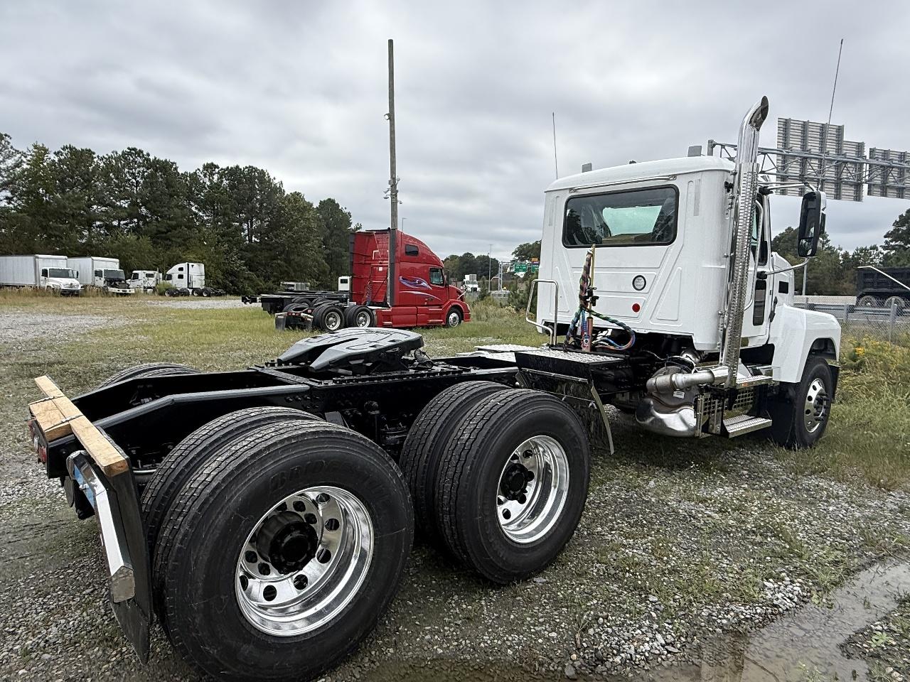 2027 Mack Pinnacle in Chesapeake, VA — photo 5