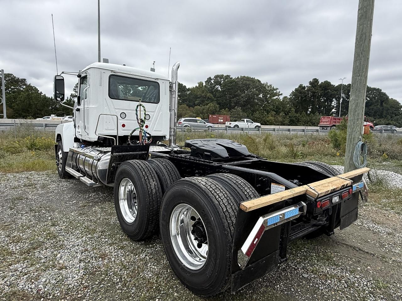 2027 Mack Pinnacle in Chesapeake, VA — photo 7