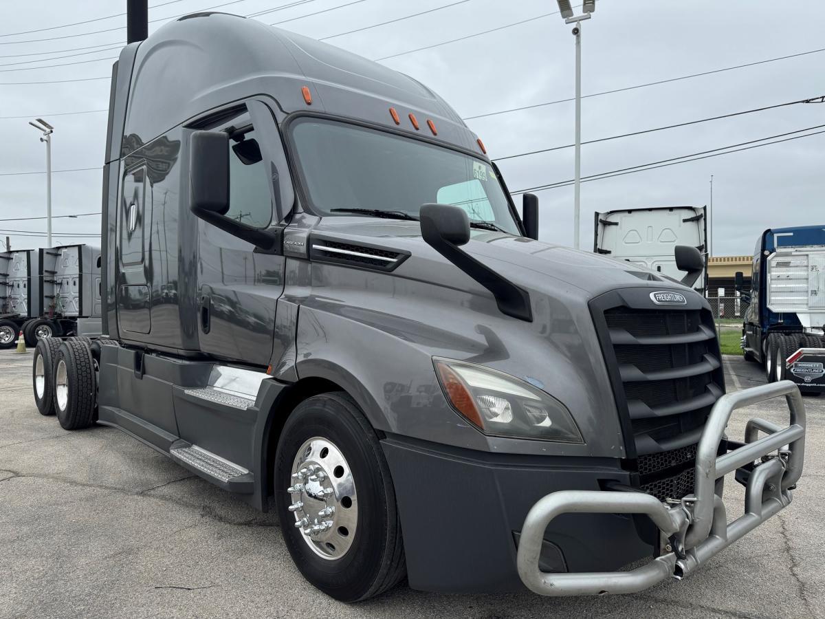 2023 Freightliner Cascadia