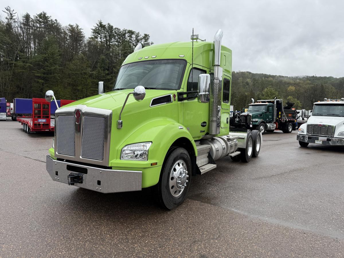 2022 T880 Sleeper