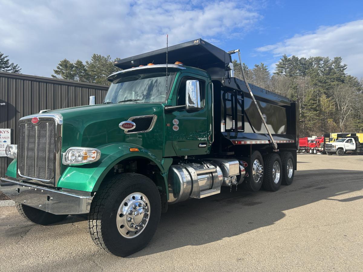 2025 567 Cab Chassis Truck
