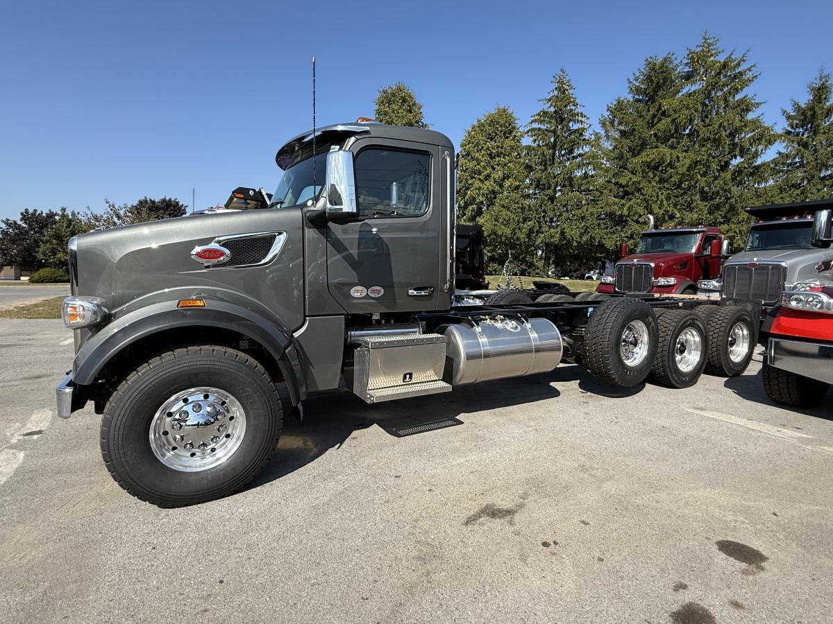 2026 567 Cab Chassis Truck