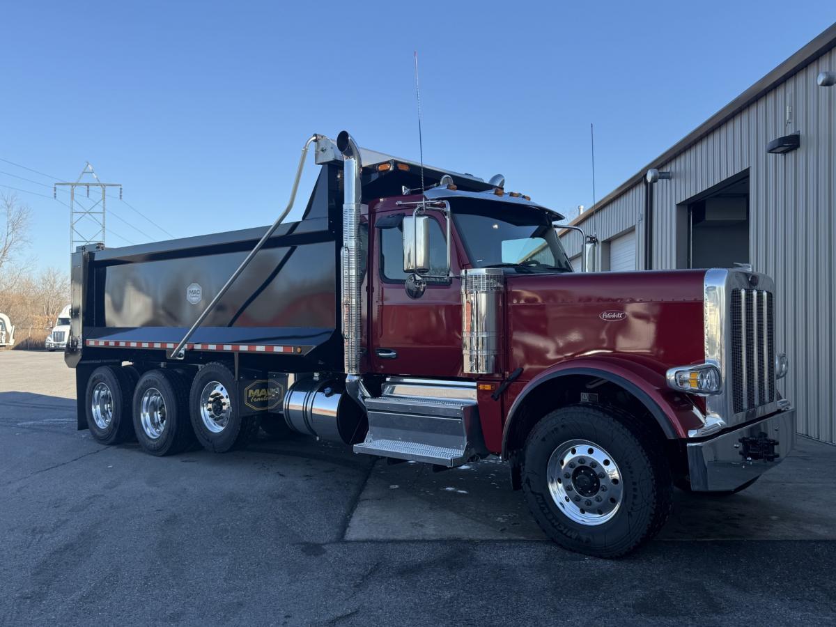2025 589 Dump Truck