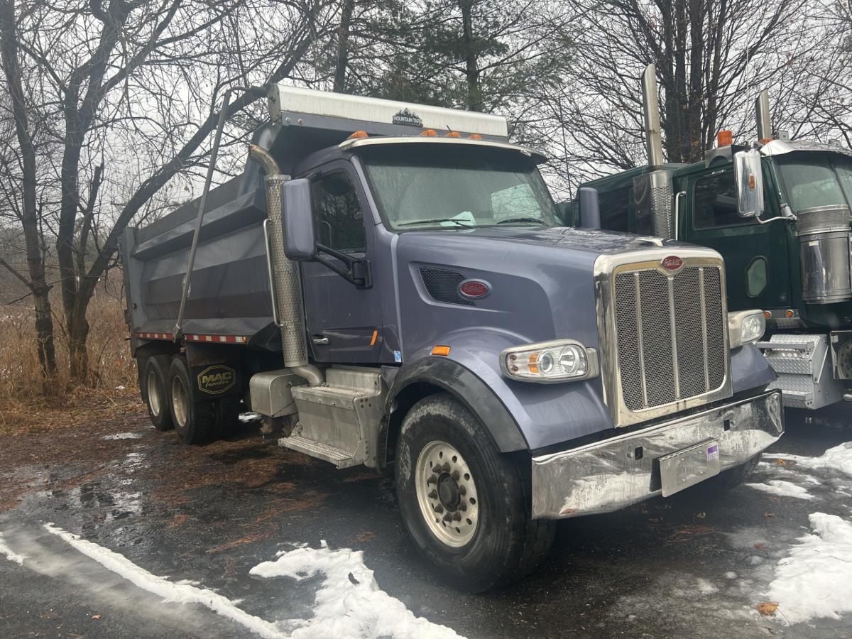 2017 567 Dump Truck