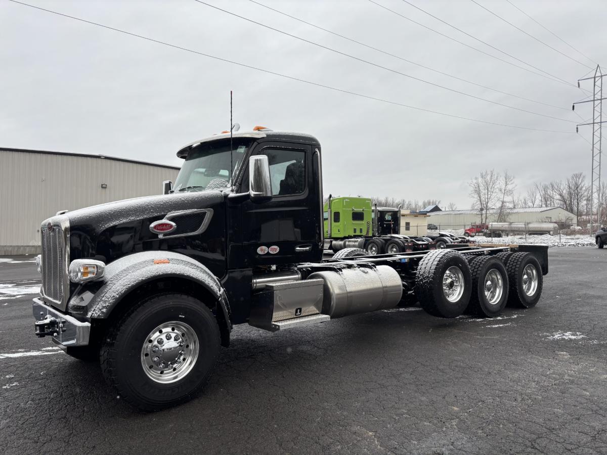 2026 567 Cab Chassis Truck