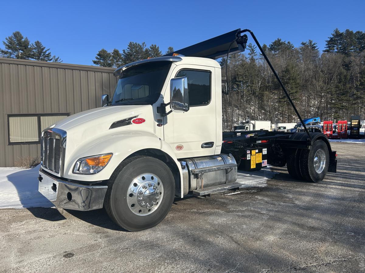 2026 536 Hooklift Truck
