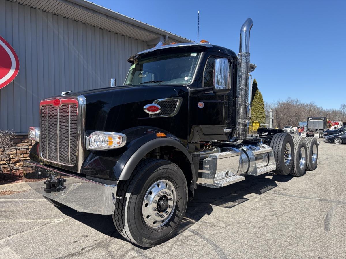 2027 567 4 AXLE Daycab