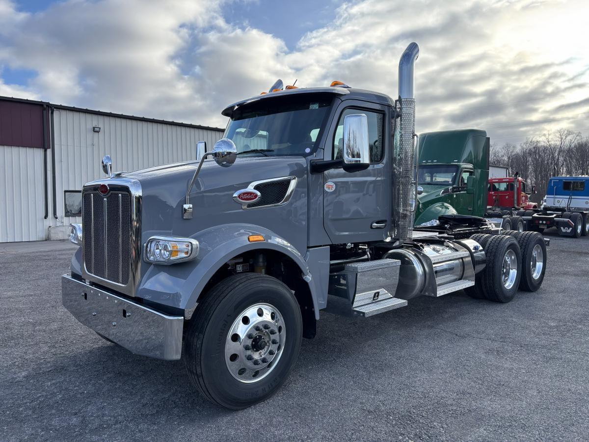 2027 567 Daycab
