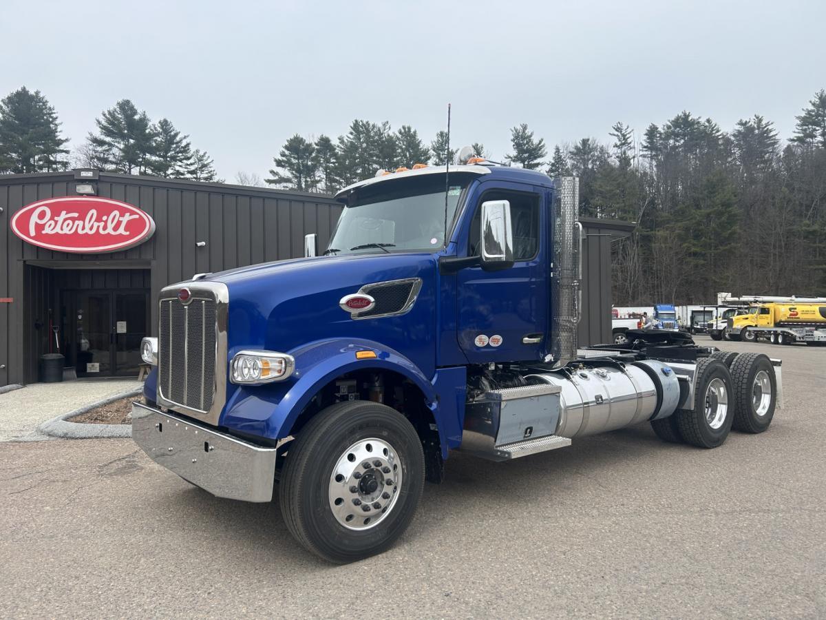2027 567 Daycab
