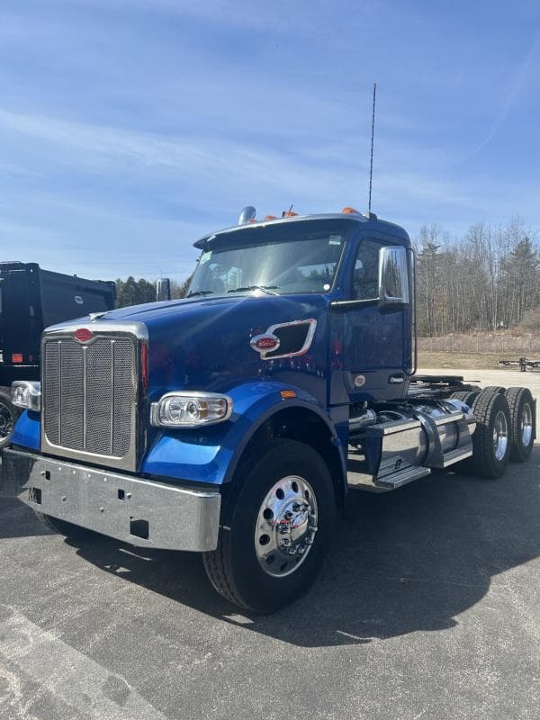 2027 567 Daycab