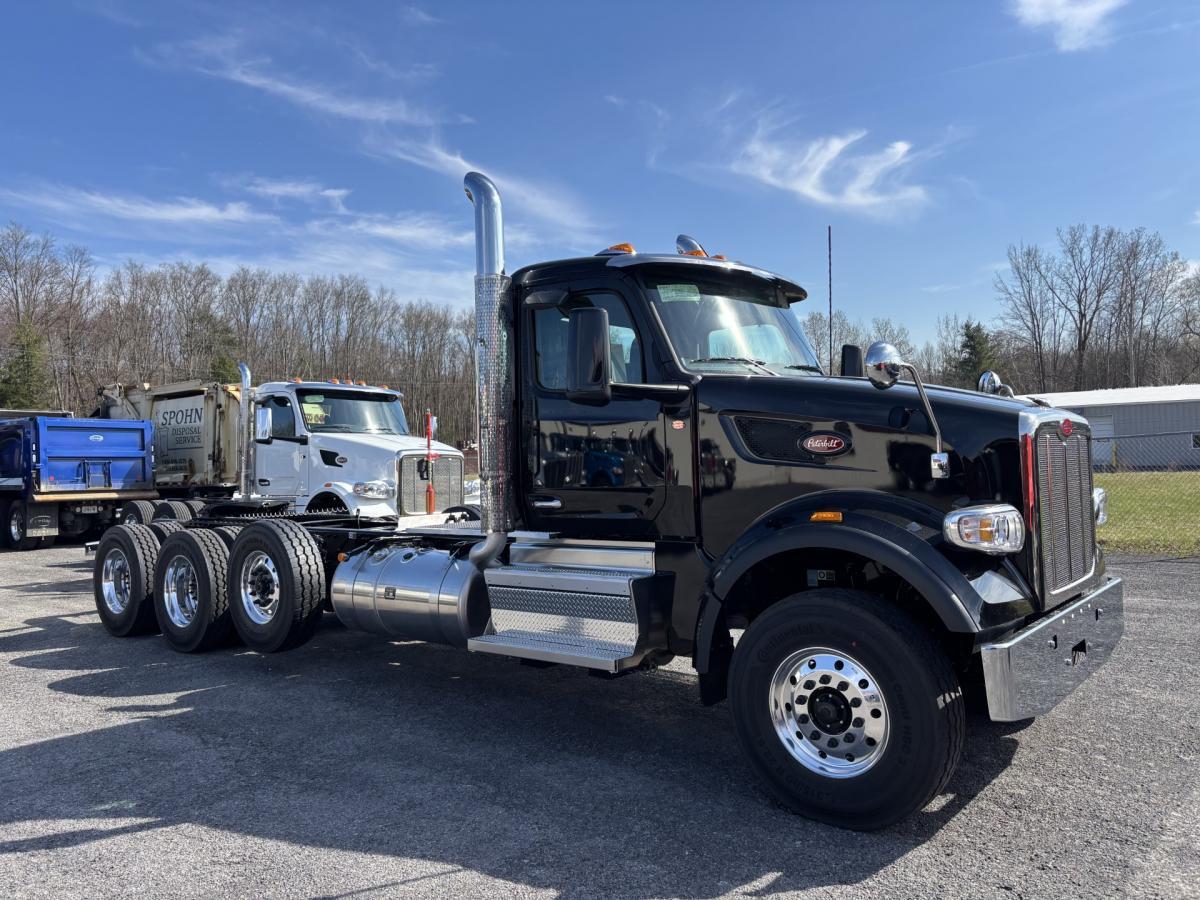 2027 567 4 AXLE Daycab