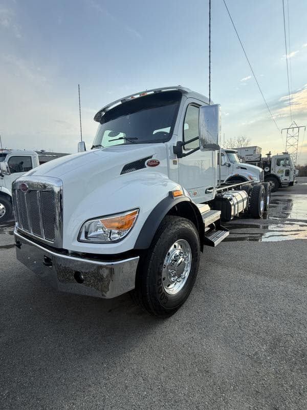 2026 548 Cab Chassis Truck