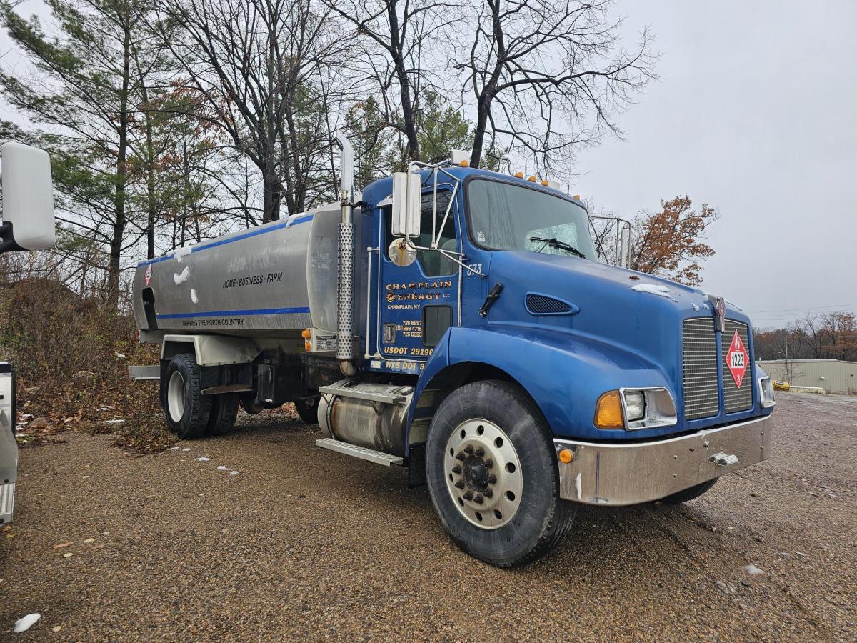 2001 T300 Fuel-Lube Truck