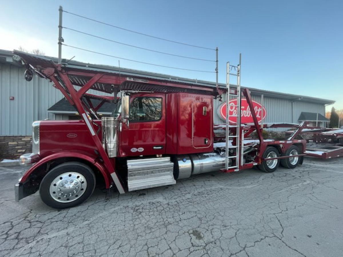 2026 589 Car Hauler Truck