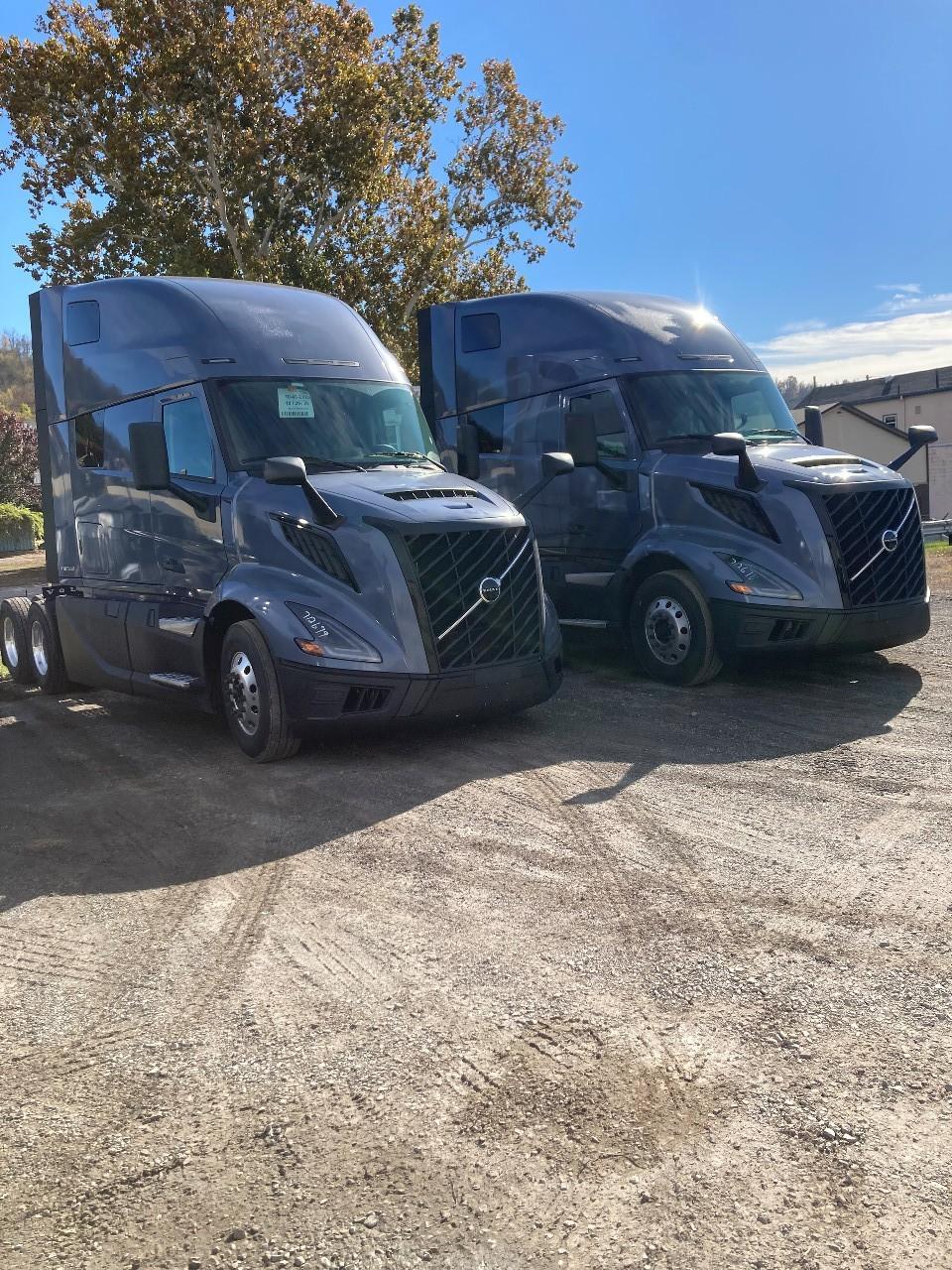 2026 Volvo VNL 860 in Erie, PA — photo 2