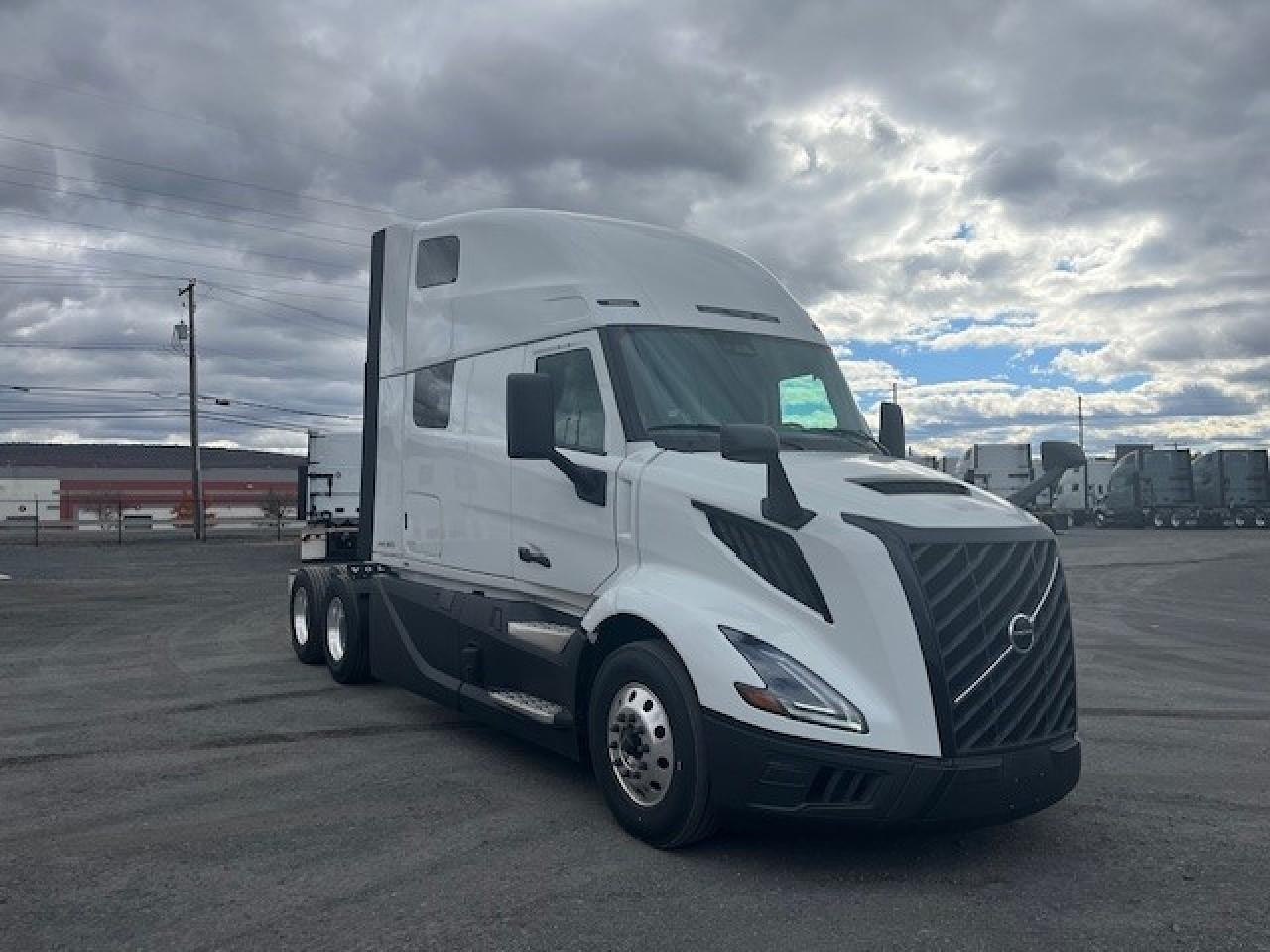 2026 Volvo VNL 860 in DUNMORE, PA — photo 3