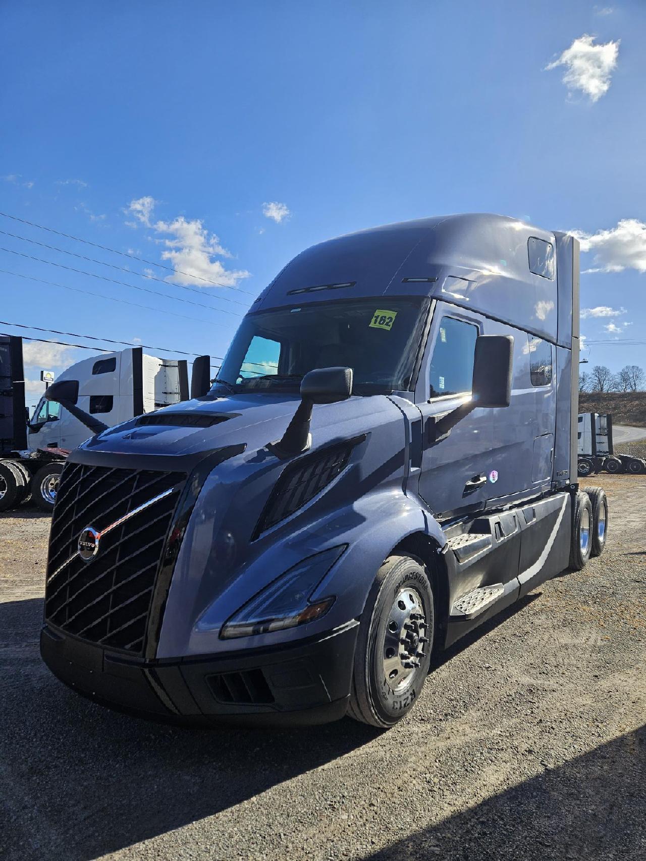 2026 Volvo VNL 860 in Somerset, PA — photo 5