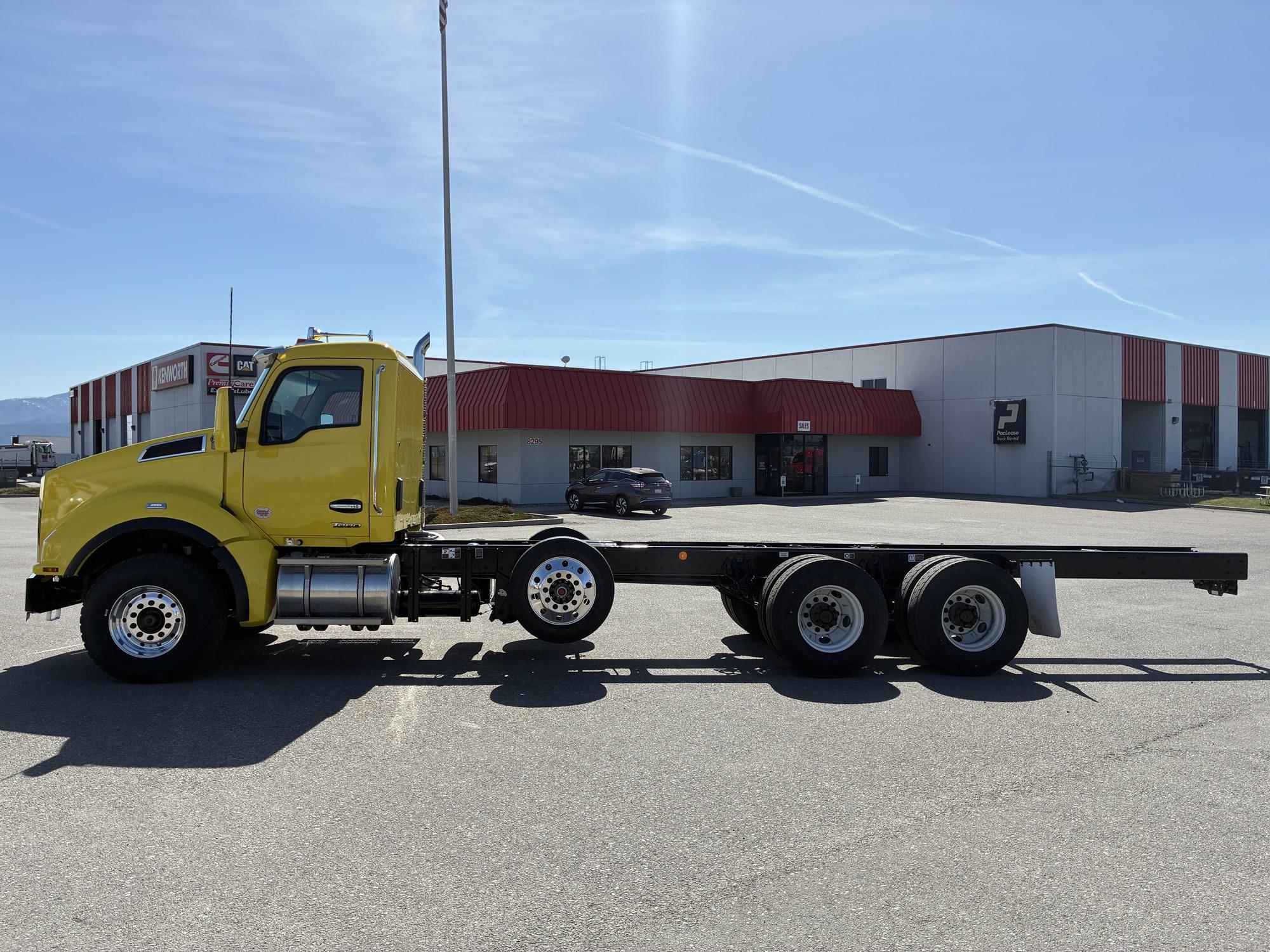 2025 Kenworth T880 in Missoula, MT, MT — photo 2