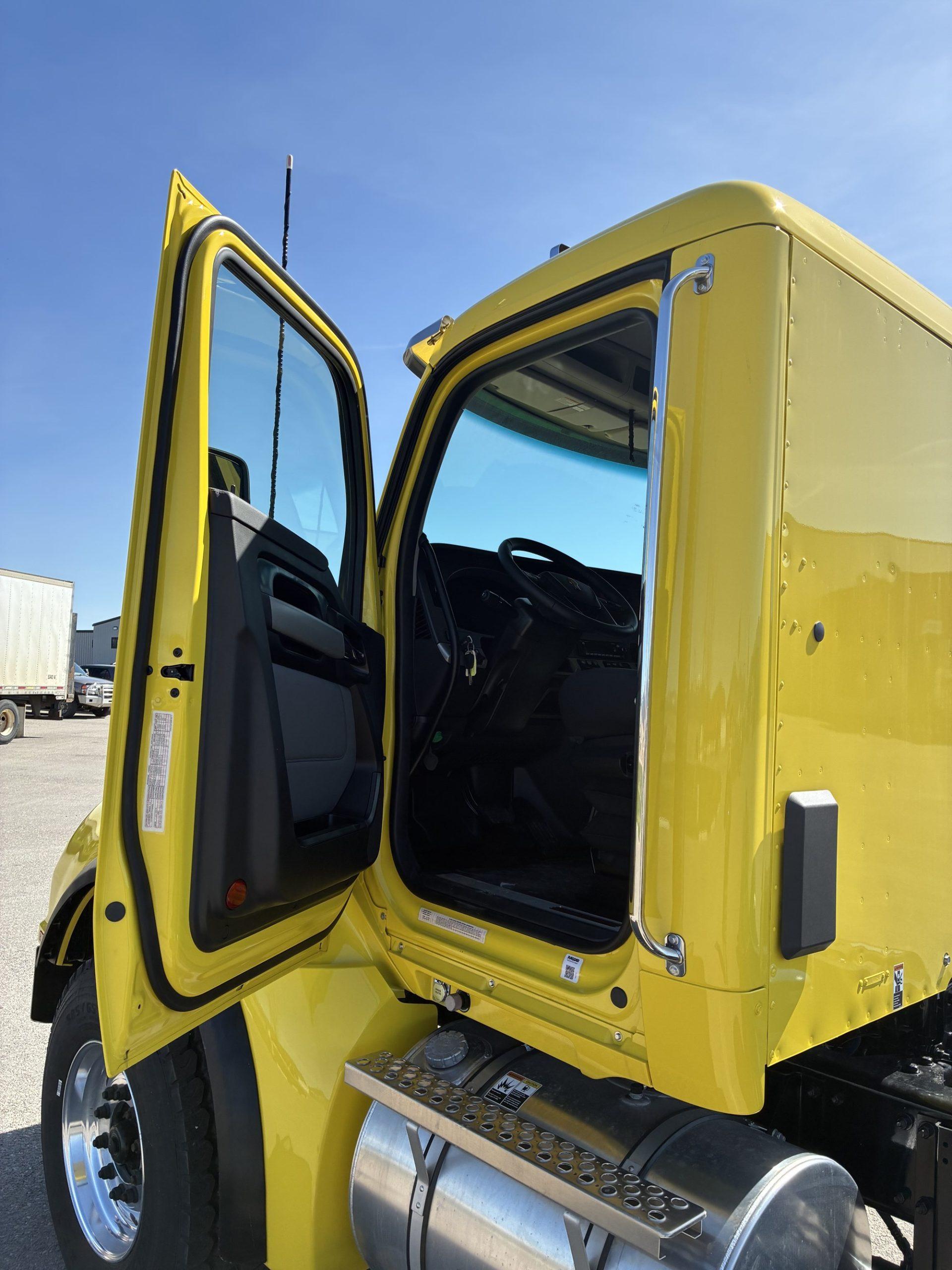 2025 Kenworth T880 in Missoula, MT, MT — photo 5