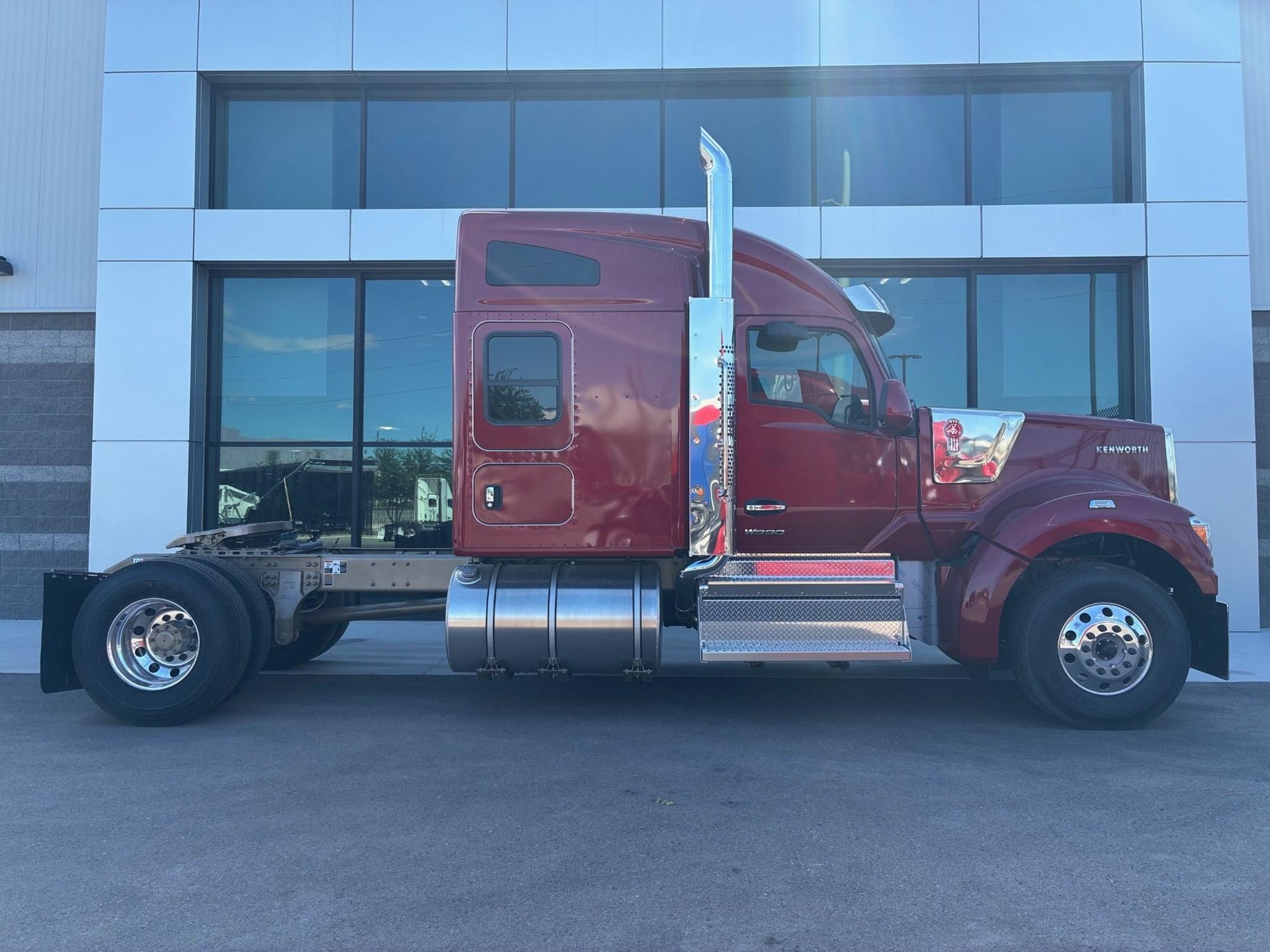2026 Kenworth W990 in Las Vegas, NV, NV — photo 2