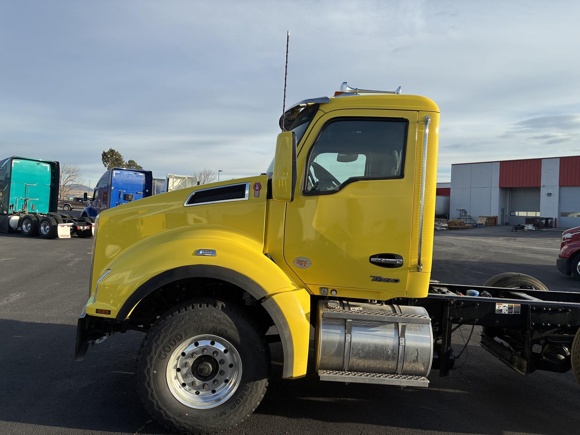 2025 Kenworth T880 in Missoula, MT, MT — photo 2