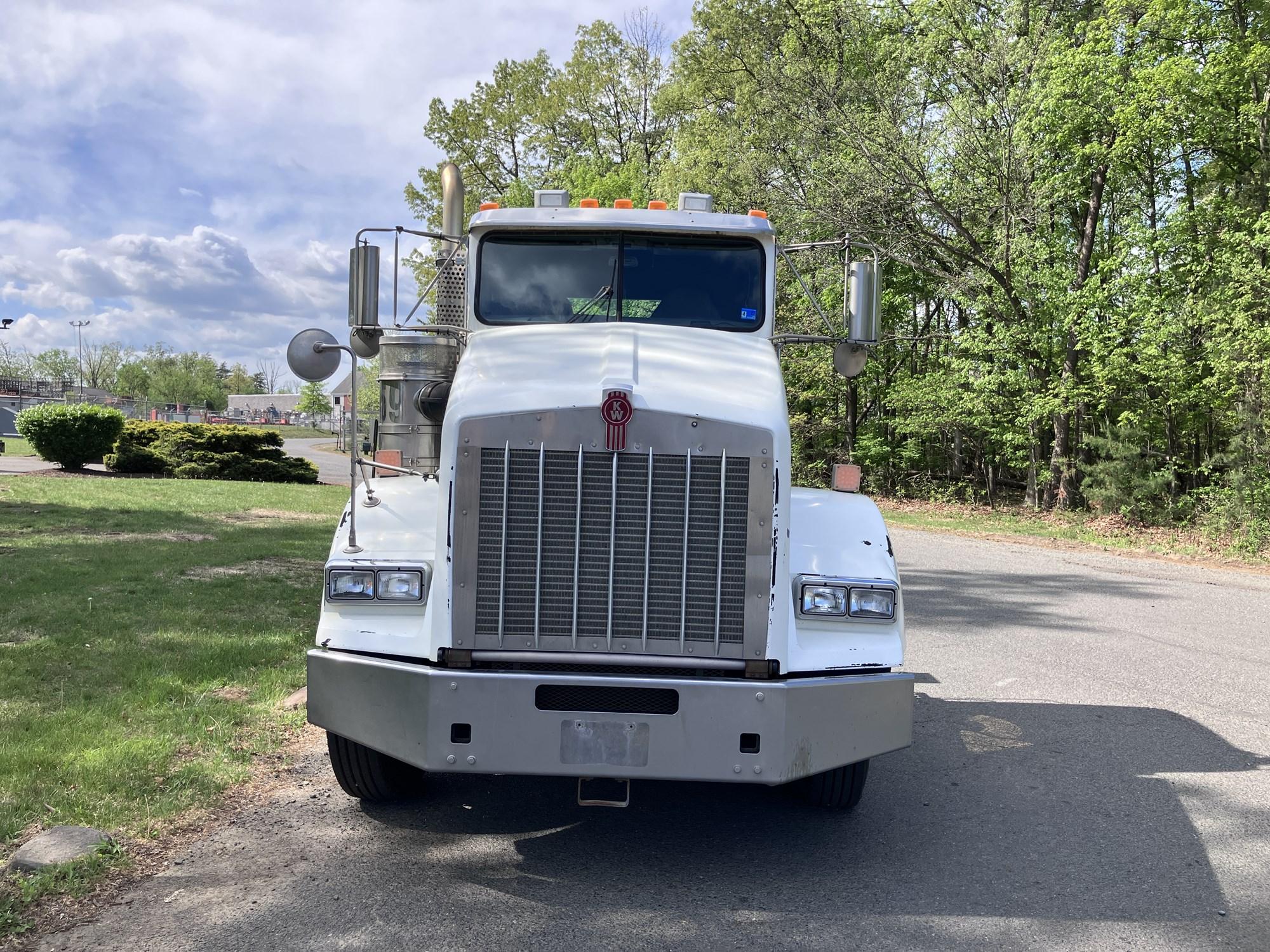 2014 Kenworth T800 in Manassas, VA, VA — photo 2