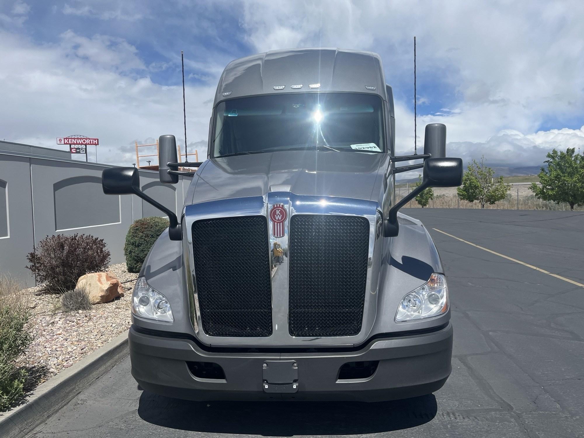 2022 Kenworth T680 in Salt Lake, UT, UT — photo 3