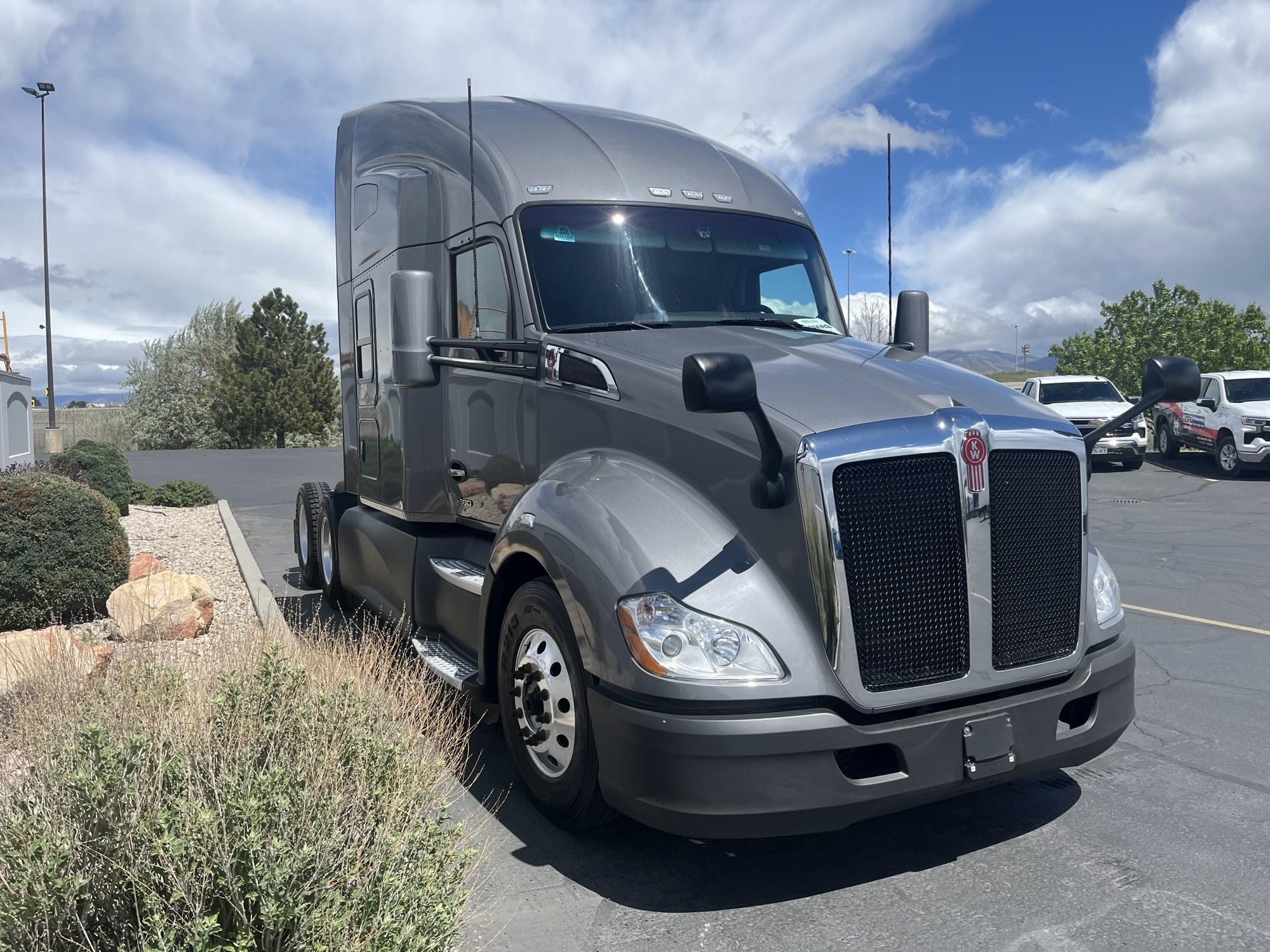 2022 Kenworth T680 in Salt Lake, UT, UT — photo 4