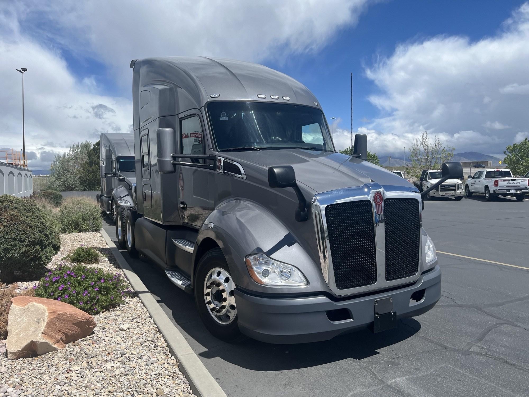2022 Kenworth T680 in Salt Lake, UT, UT — photo 4
