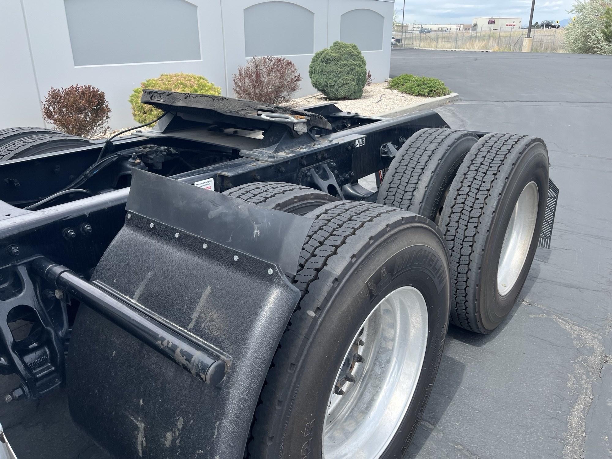 2022 Kenworth T680 in Salt Lake, UT, UT — photo 4