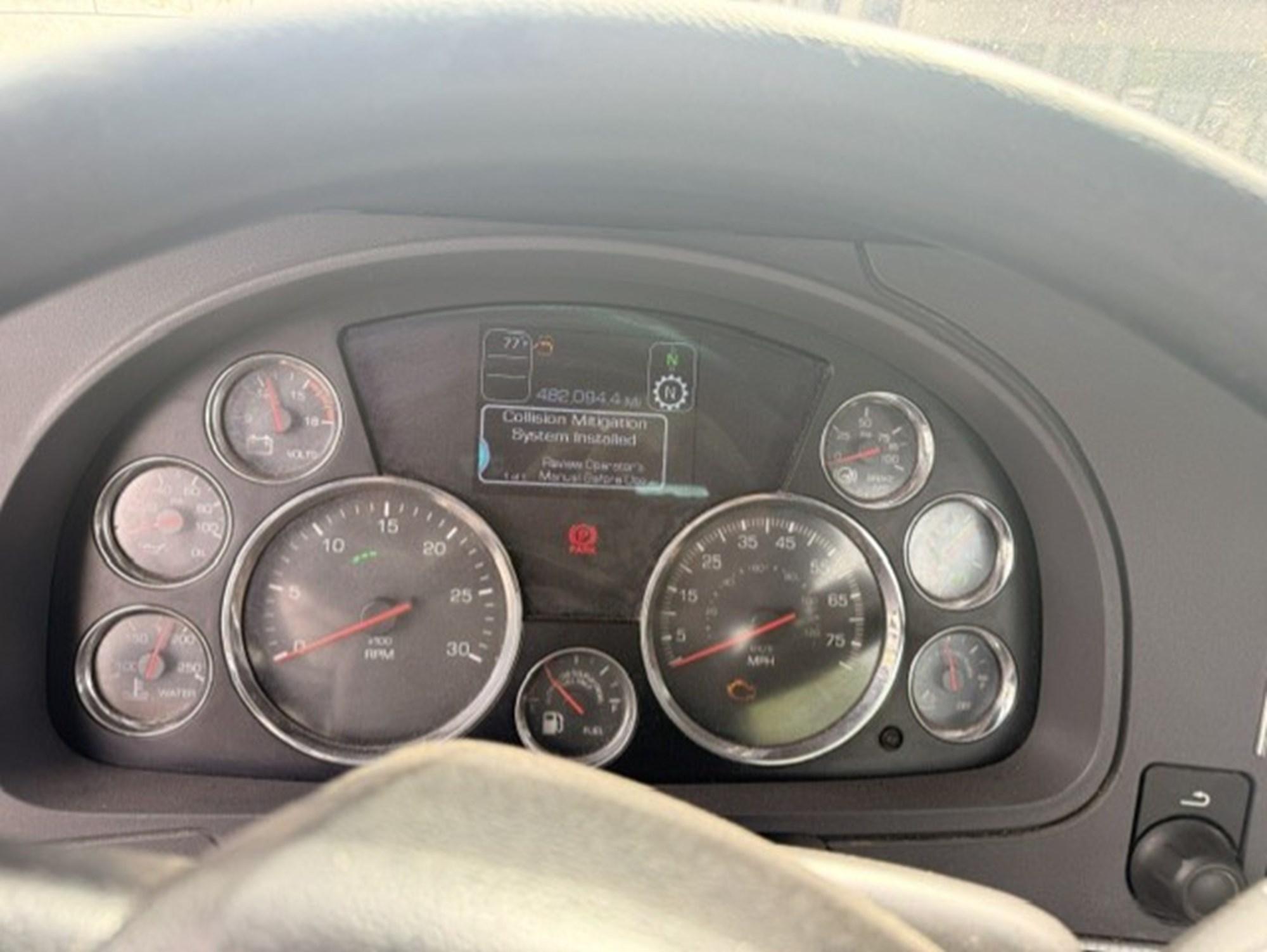 2022 Kenworth T680 in Chesapeake, VA, VA — photo 6