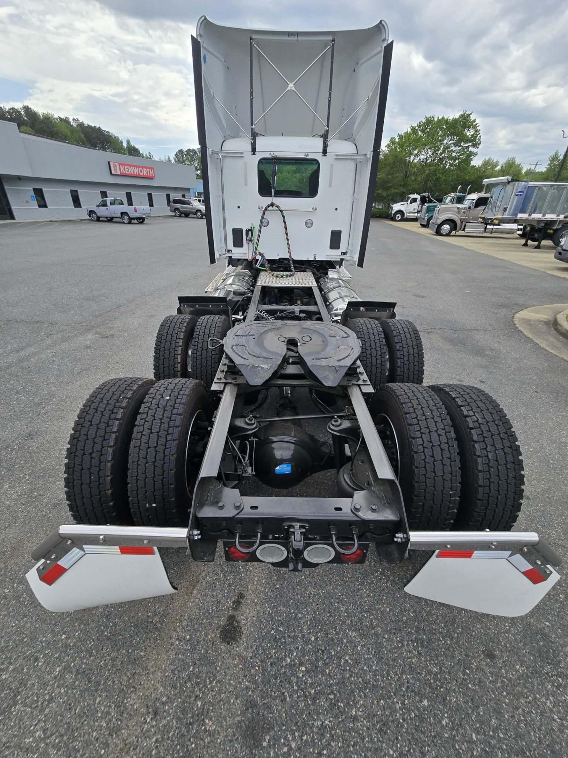 2025 Kenworth T680 in Chesapeake, VA, VA — photo 6