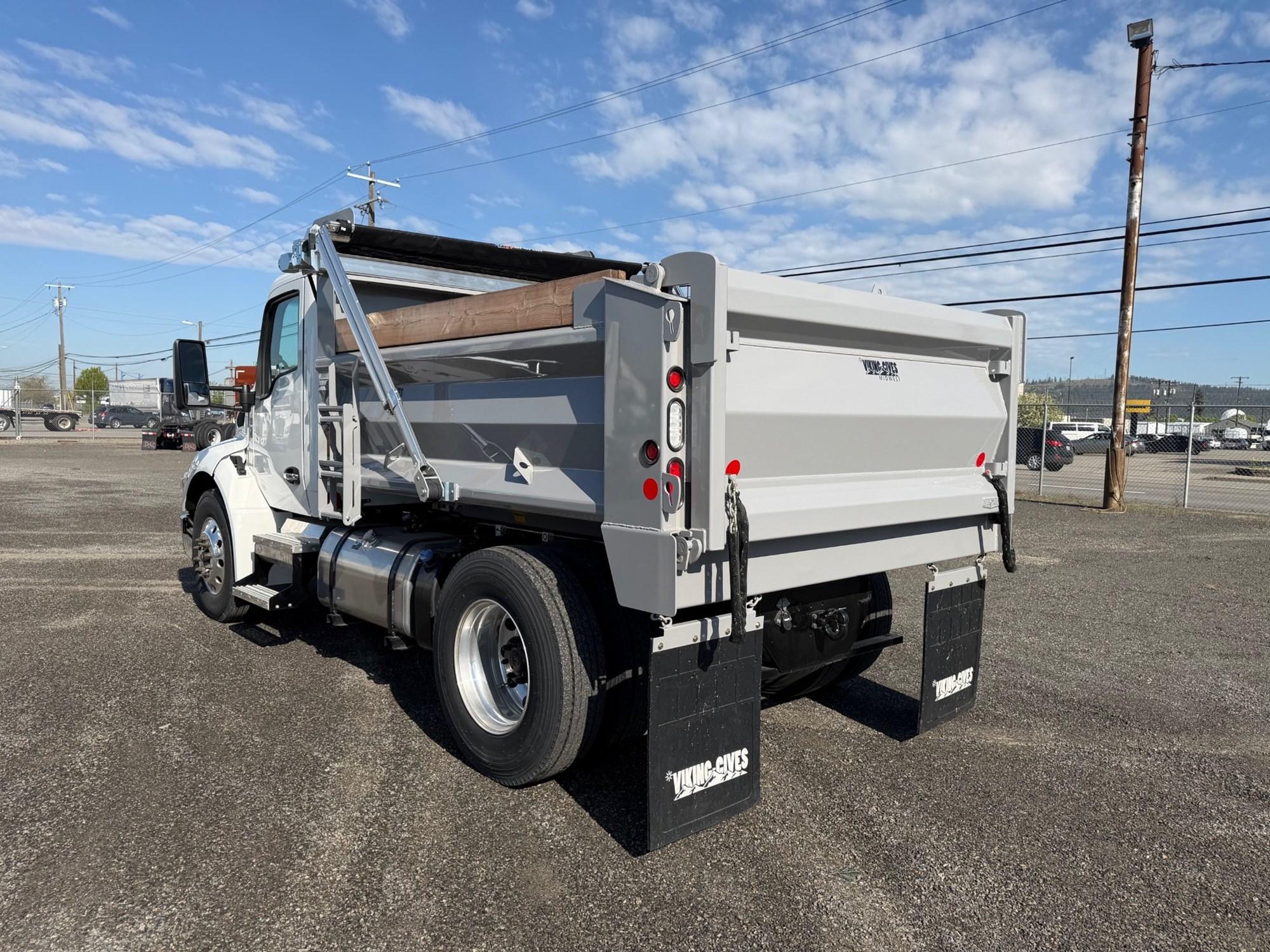 2025 Kenworth T380 in Spokane, WA, WA — photo 2
