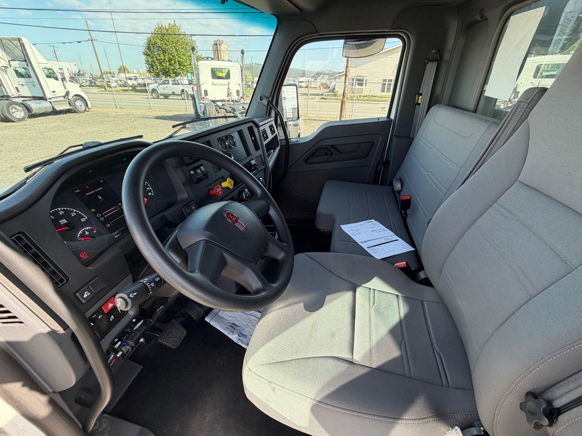 2025 Kenworth T380 in Spokane, WA, WA — photo 5