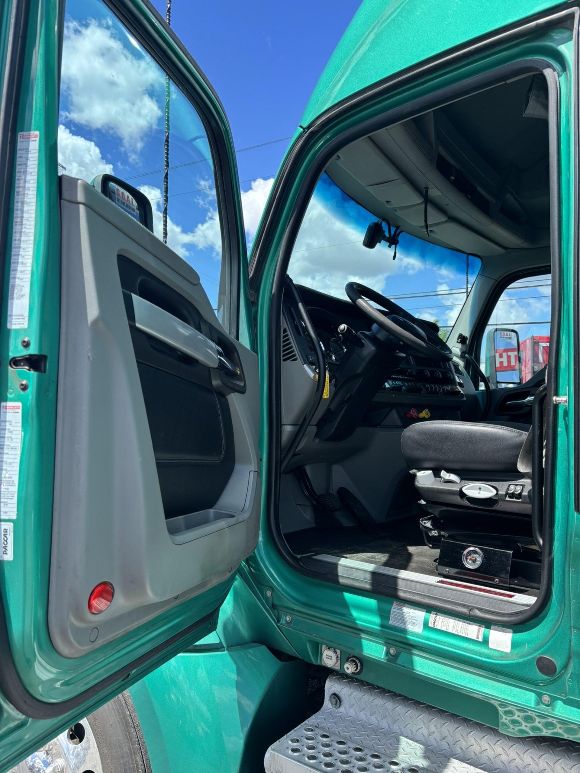 2021 Kenworth T680 in Spokane, WA, WA — photo 5
