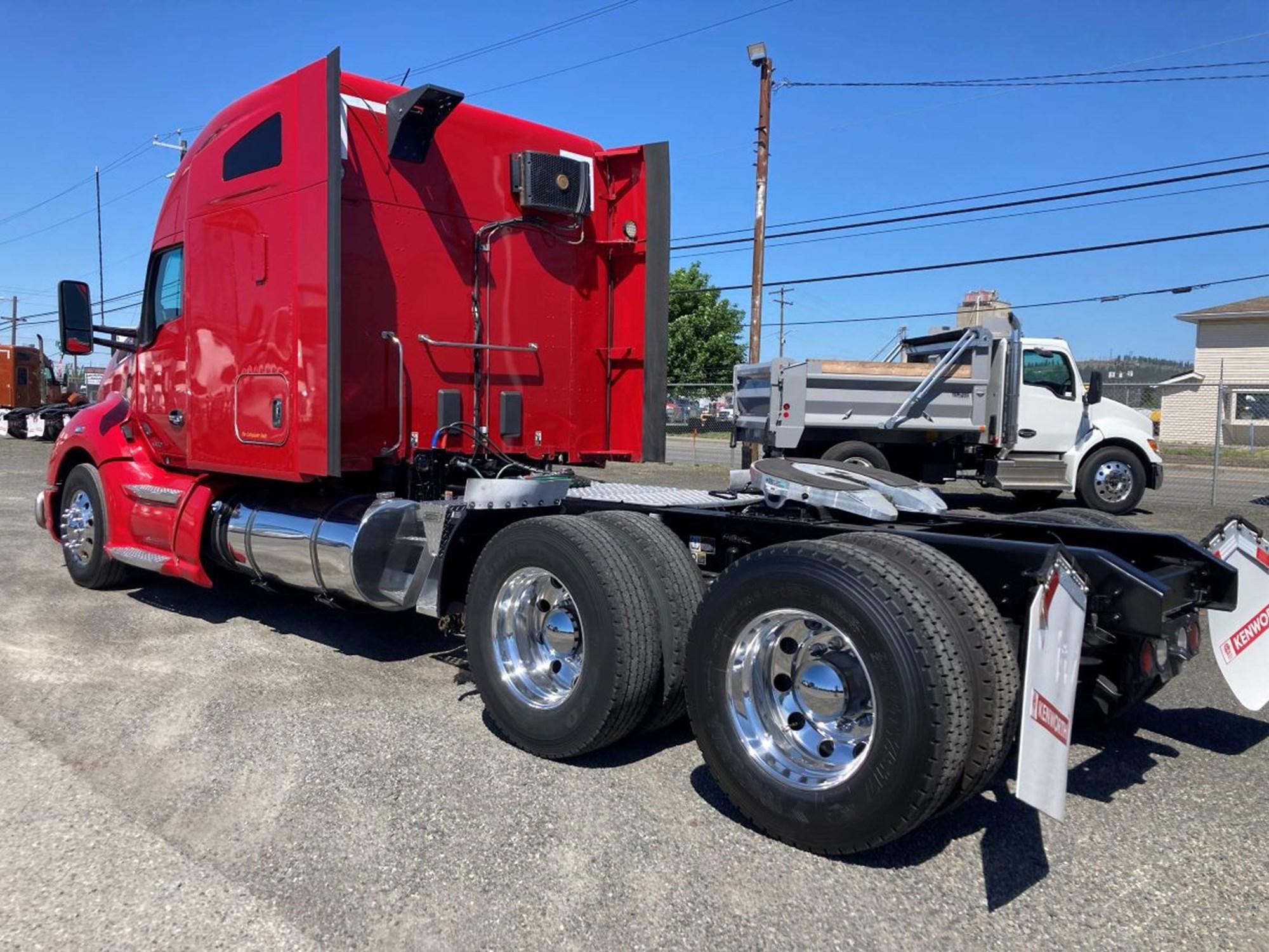 2021 Kenworth T680 in Spokane, WA, WA — photo 2