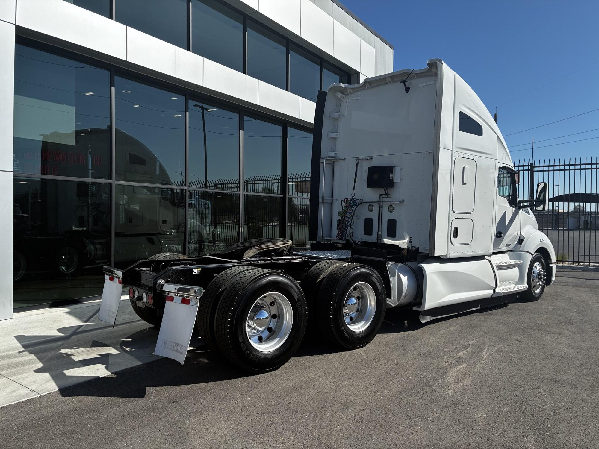 2021 Kenworth T680 in Las Vegas, NV, NV — photo 3