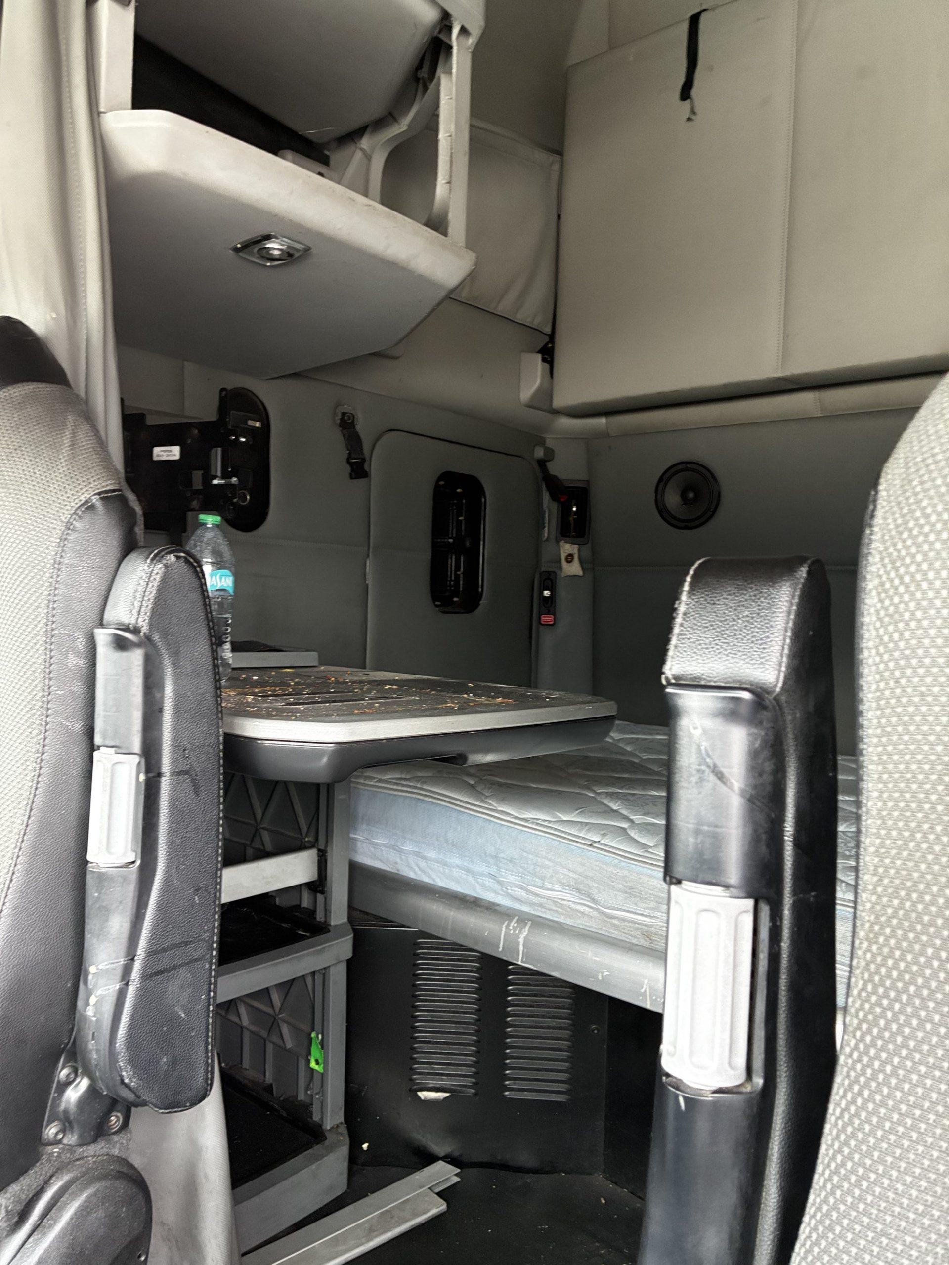 2021 Kenworth T680 in Las Vegas, NV, NV — photo 4