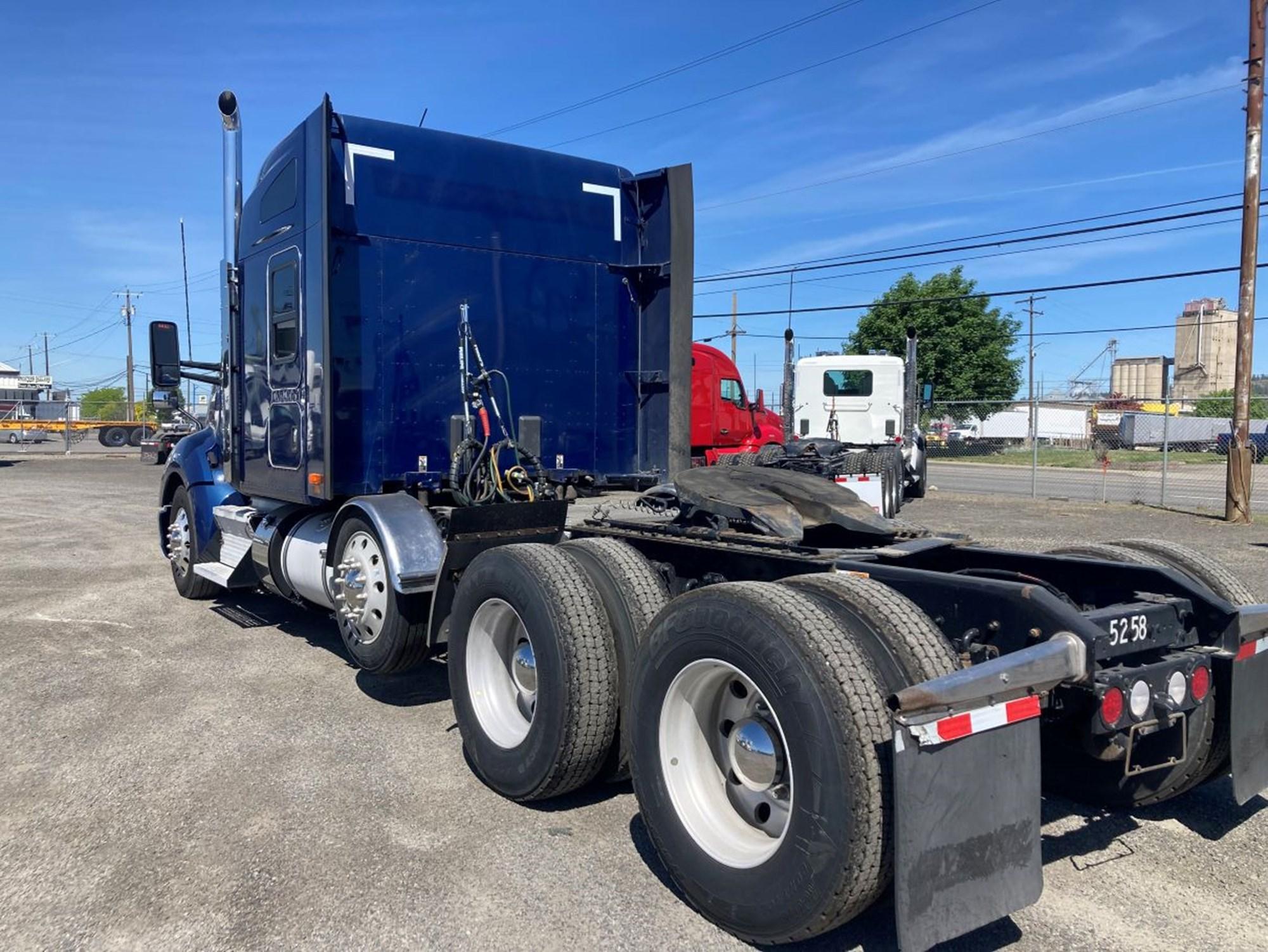 2022 Kenworth T680 in Spokane, WA, WA — photo 3