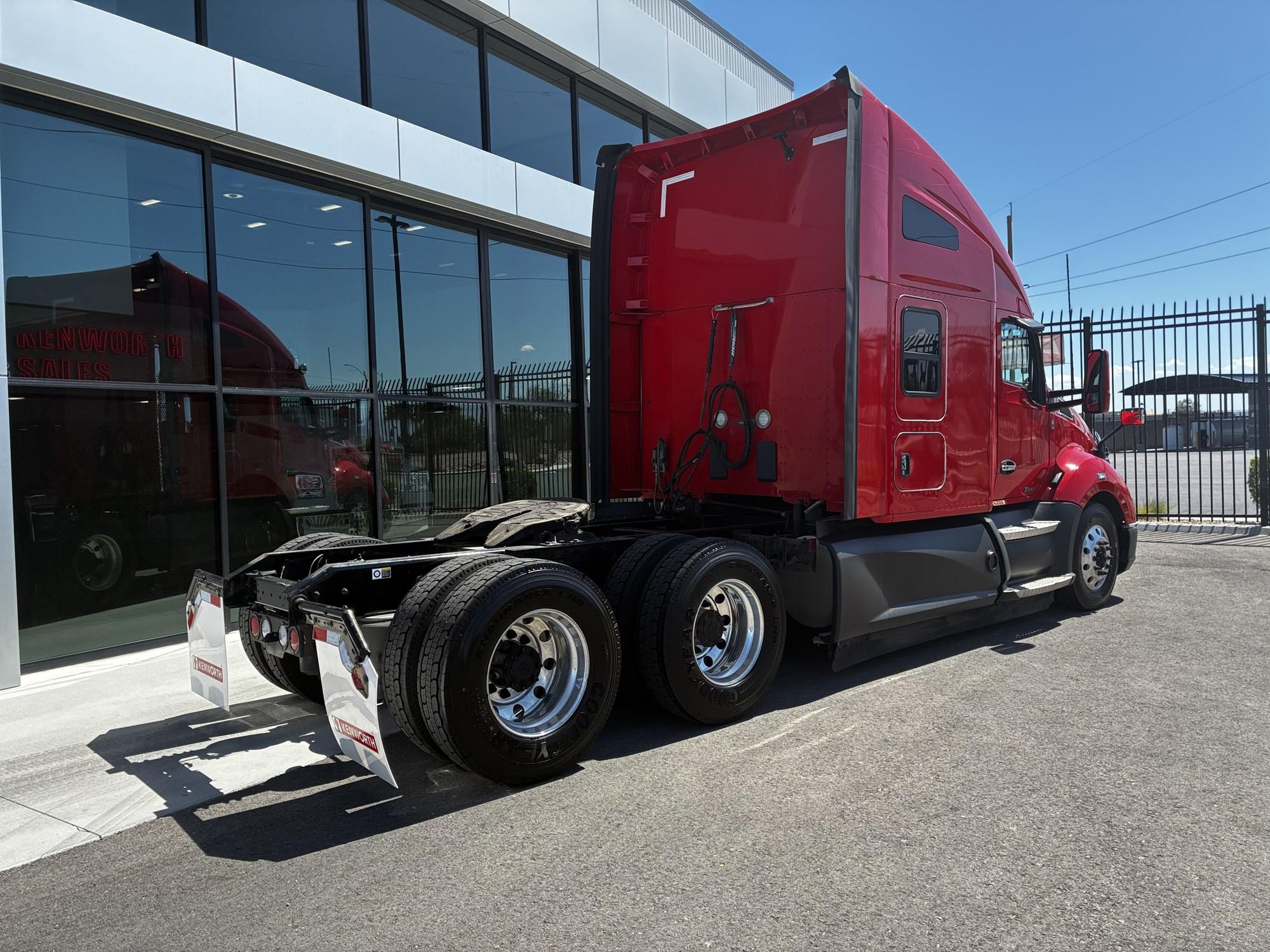 2022 Kenworth T680 in Las Vegas, NV, NV — photo 3