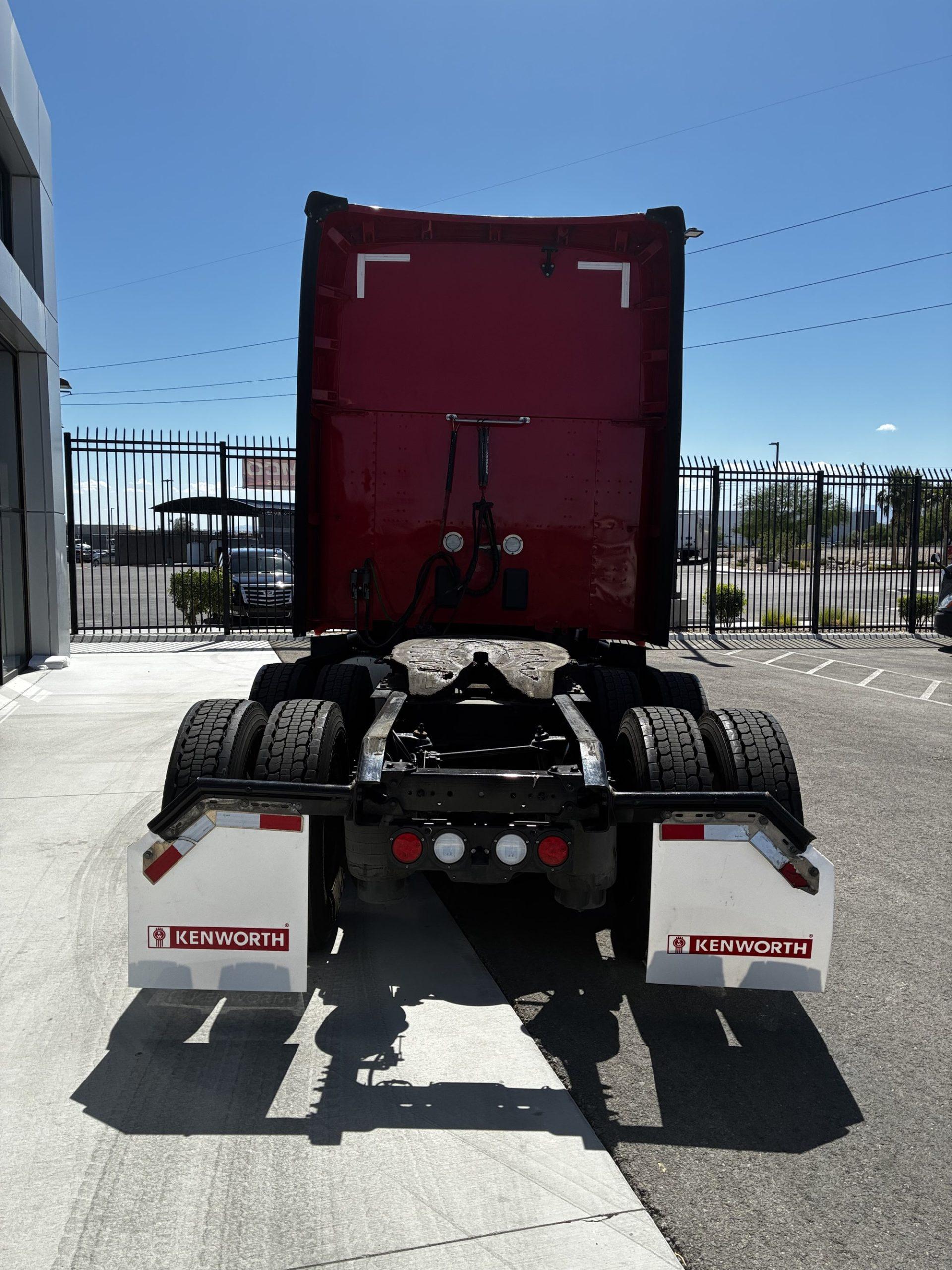 2022 Kenworth T680 in Las Vegas, NV, NV — photo 4